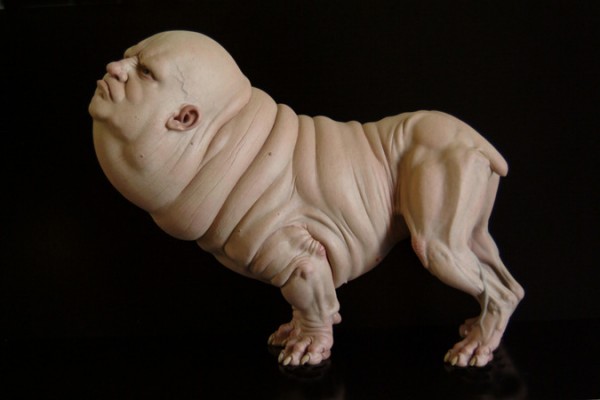 noe_serrano_funcionario_2005_resina_60x70x25