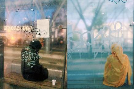 Us Stop / Julien Tatham/&nbsp;Fotografía